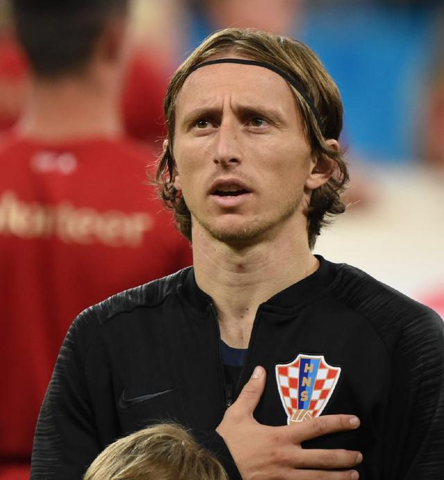 记者：西海岸外援戴维森返回巴西接受鼻梁手术，恢复期3个月