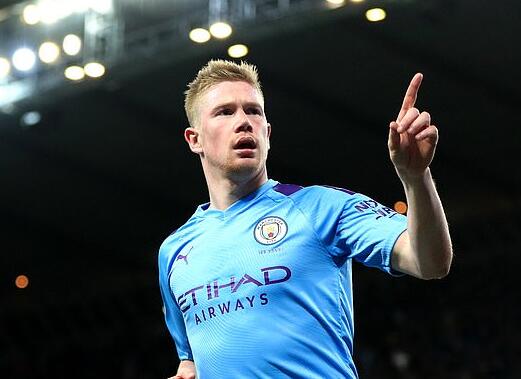 38岁梅西依旧掌控比赛，用瞬间决定胜负，展现非凡实力。