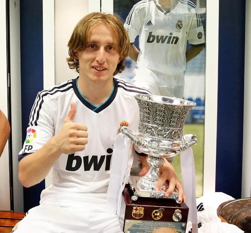 东体：申花有3名外援合同到期，与广岛一战是最后机遇