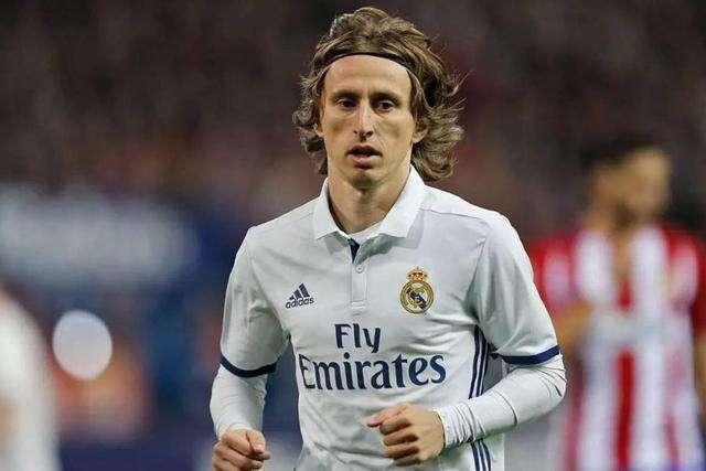 阿尔瓦雷斯连续5场西甲0球0助，近9场联赛仅打入1球